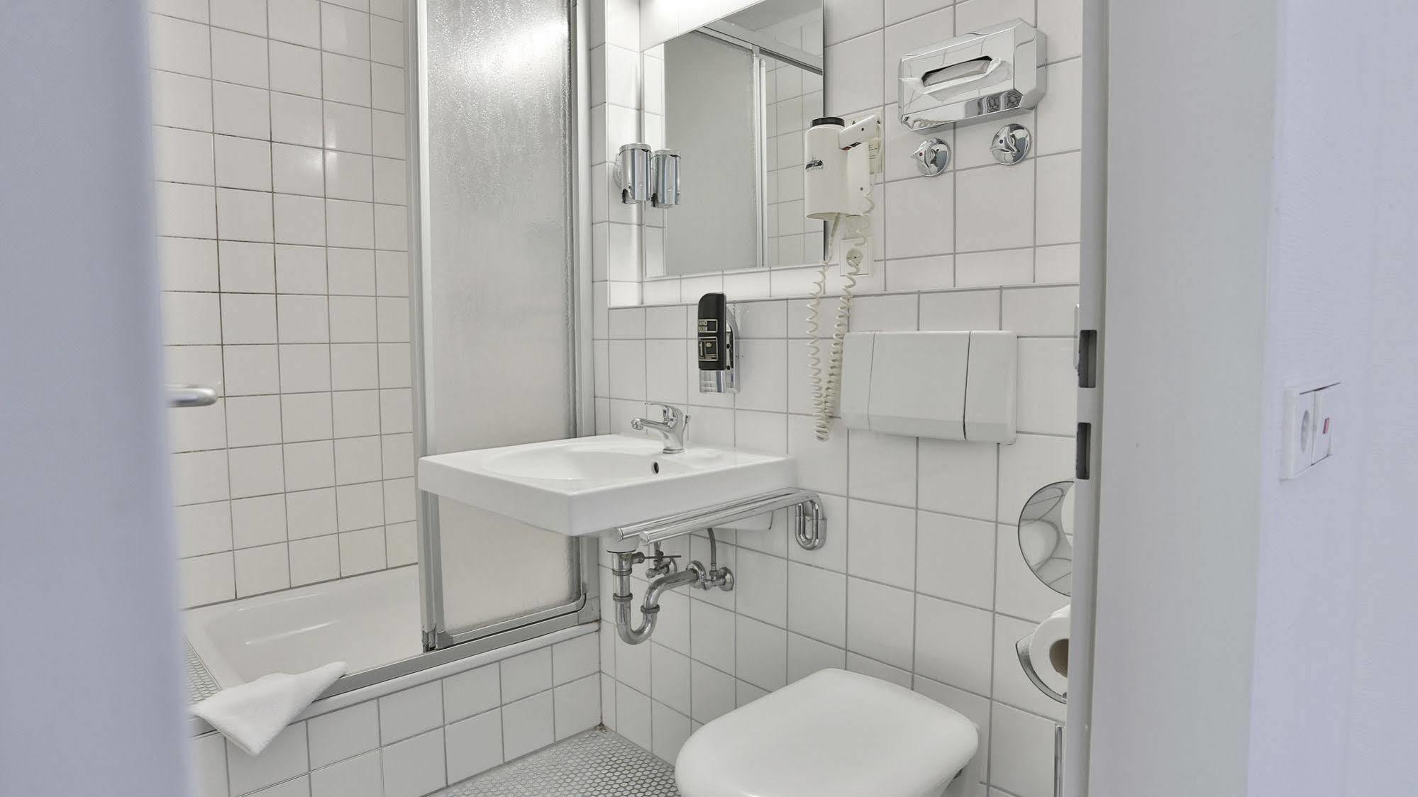 Hotel Maurer Karlsruhe Luaran gambar